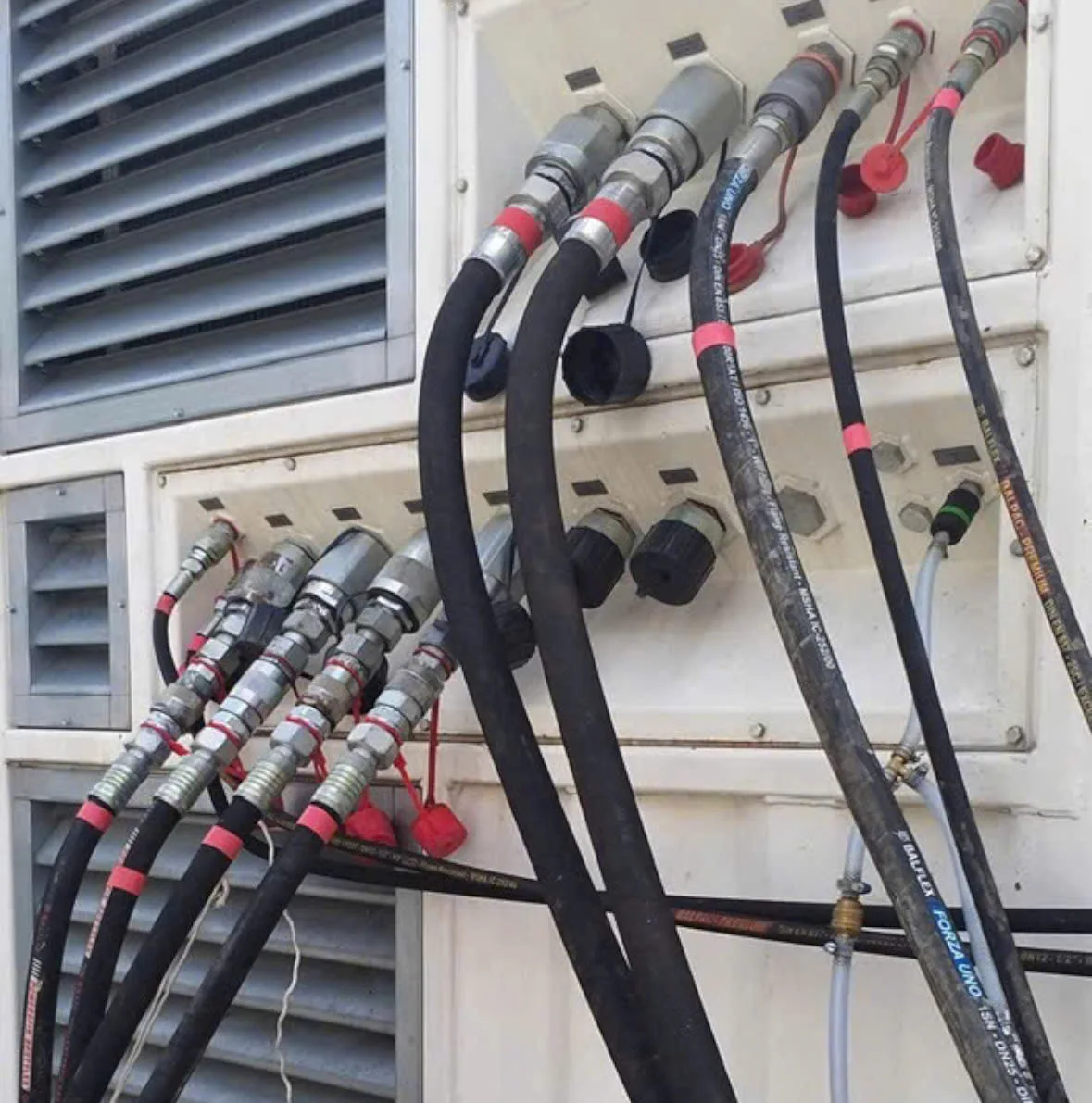 Quick couplings & equipment connectors