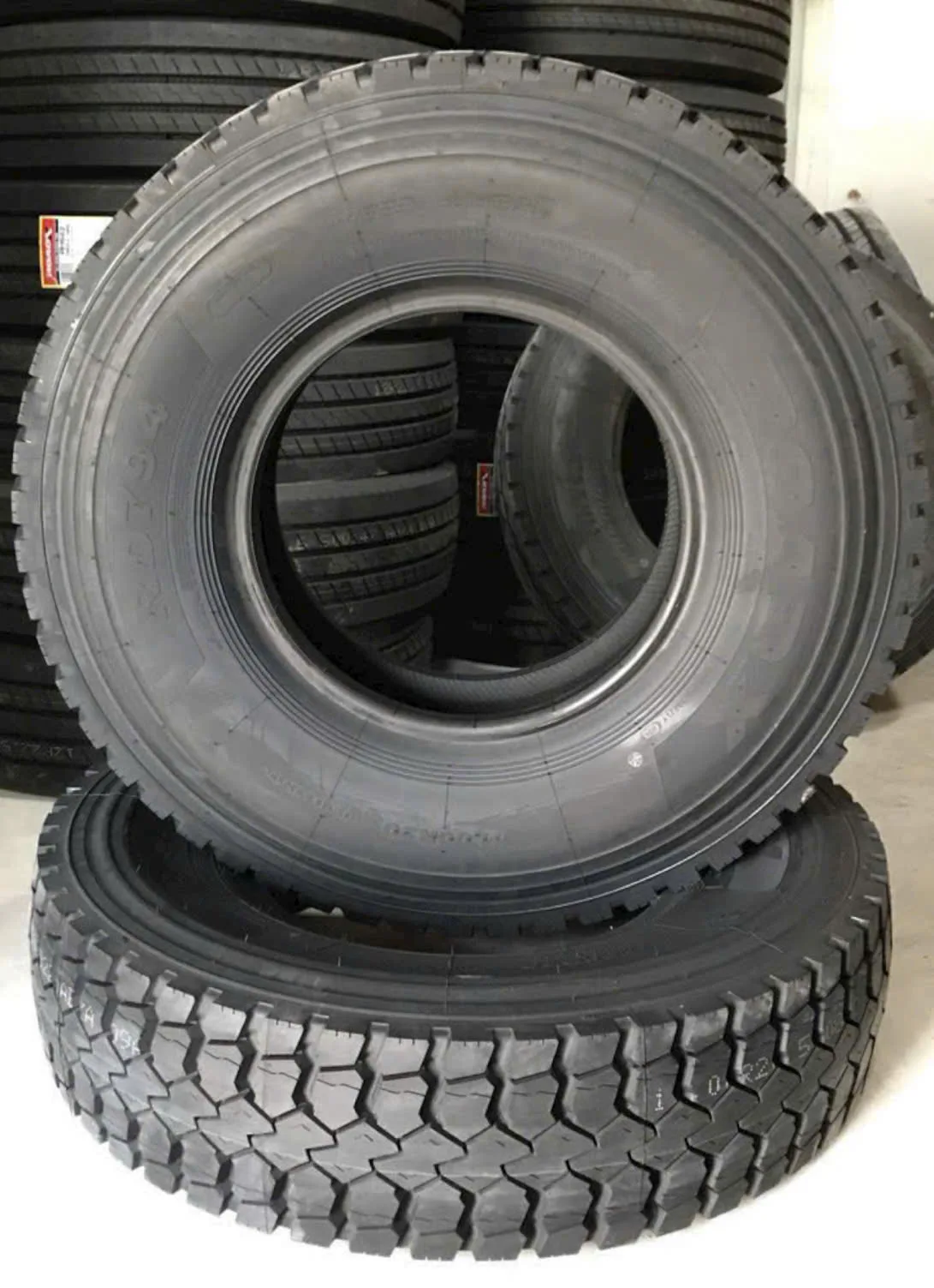 RoadX AS898 truck tyre