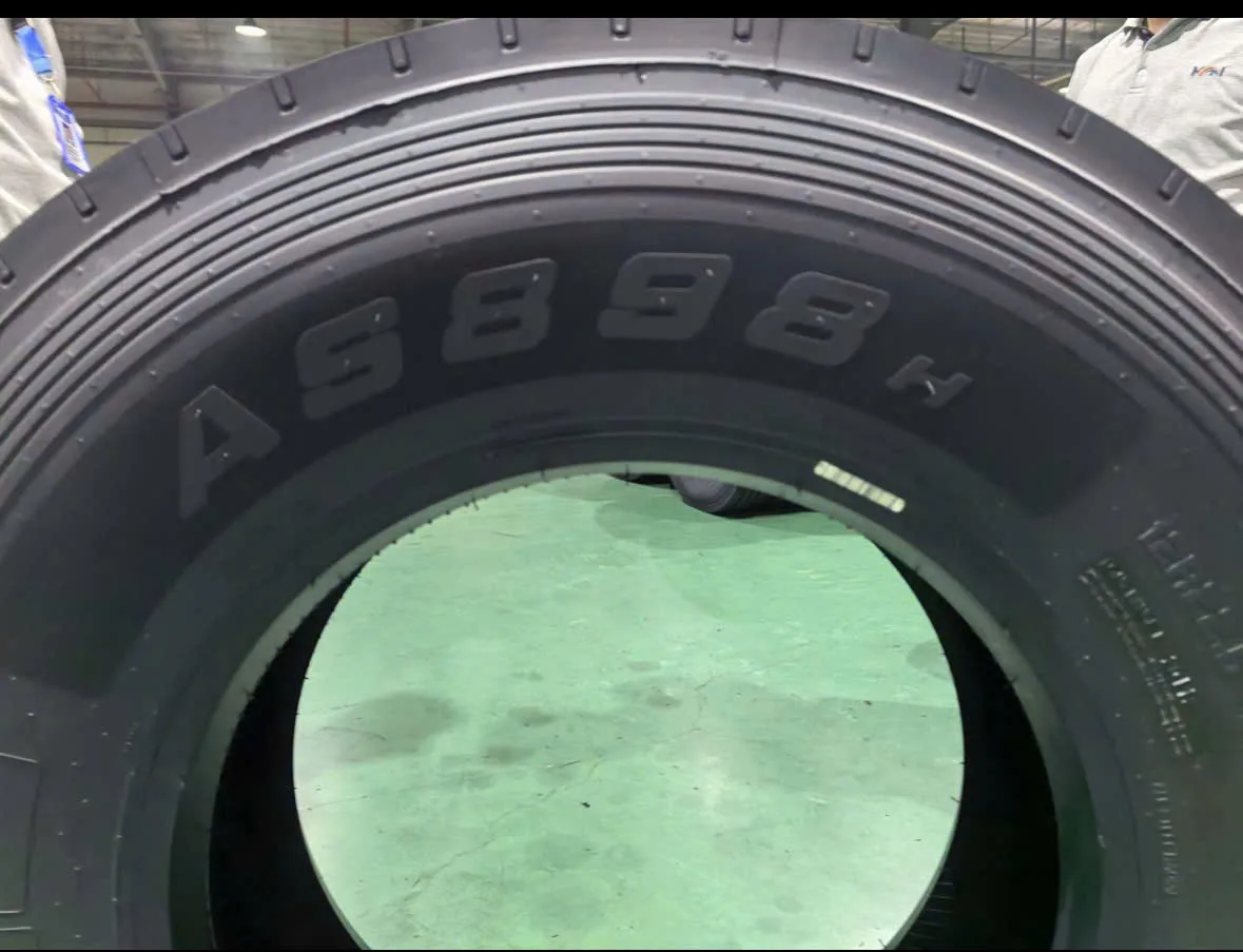 RoadX AS898 truck tyre